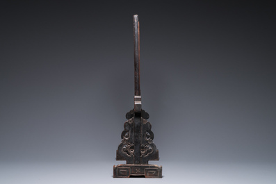 A Chinese huali box and cover, a burl wood-topped stand, a table screen mirror and a pair of Buddhist lions,  19/20th C.