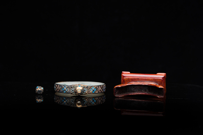 Four Chinese inlaid silver-mounted jade snuff bottles, 19/20th C.