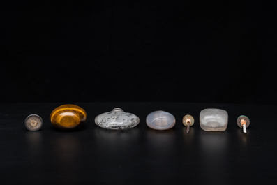 Eight Chinese agate, hardstone and quartz snuff bottles, 19/20th C.