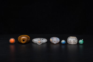 Eight Chinese agate, hardstone and quartz snuff bottles, 19/20th C.