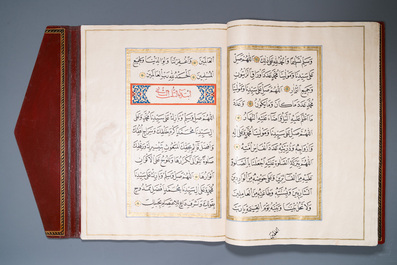 Imam Muhammad al-Jazuli (c. 1404-1465): Dala'il al-Khayrat, fraai gebonden manuscript op groot formaat in lederen etui, 20e eeuw