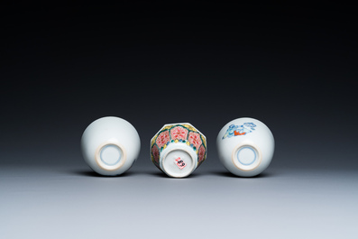 Quatre soucoupes et trois tasses en porcelaine de Chine en bleu et blanc, doucai et famille rose, Kangxi et post&eacute;rieur