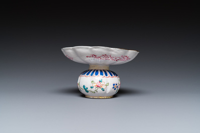 A Chinese Canton enamel spittoon, Yongzheng/Qianlong