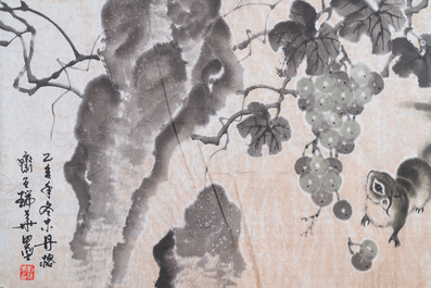 Liu Ruihua 劉瑞華 (1971): 'Ecureuils et raisins', encre et couleurs sur papier, dat&eacute; 1995 et Jiang Yunge 江雲閣: 'Bambou', encre sur soie, dat&eacute; 1949