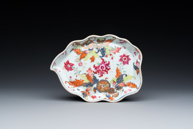 A Chinese famille rose 'pseudo-tobacco leaf' sauce boat on stand, Qianlong