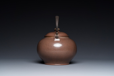 A Chinese polished Yixing stoneware teapot and cover for the Thai market, Li Xing 利興 mark, 19th C.