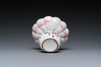 A Chinese Canton enamel spittoon, Yongzheng/Qianlong