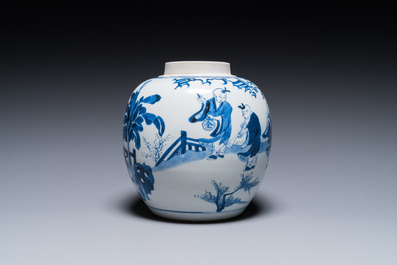 Pot &agrave; gingembre en porcelaine de Chine en bleu et blanc &agrave; d&eacute;cor de gar&ccedil;ons jouant avec un qilin, Kangxi
