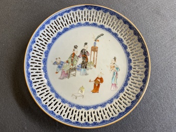 A Chinese famille rose 'san niang jiao zi' plate with reticulated rim, Qianlong