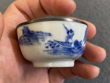 Une coupe et trois bols en porcelaine de Chine 'Bleu de Hue' pour le Vietnam, marque de Noi Phu, 19&egrave;me