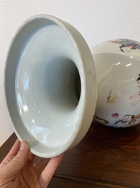 Vase en porcelaine de Chine famille rose de style Yongzheng, 20&egrave;me