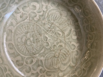 Een Chinese Yaozhou celadon kom, Song of later