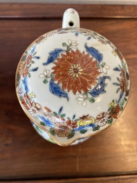 Verseuse couverte en porcelaine de Chine verte-Imari &agrave; d&eacute;cor d'une sc&egrave;ne du 'Xi Xiang Ji', Yongzheng