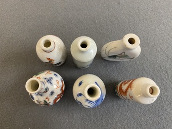 Four various Chinese snuff bottles and two miniature bottle vases, 19/20th C.
