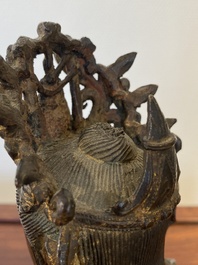 Een Chinese vergulde bronzen Boeddha, Ming