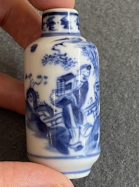 Cinq tabati&egrave;res en porcelaine de Chine en bleu et blanc, 19&egrave;me