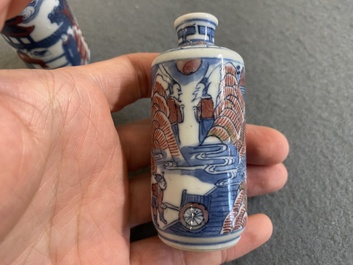 Deux tabati&egrave;res en porcelaine de Chine en bleu, blanc et rouge de cuivre, marque de Yongzheng, 19&egrave;me