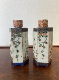 A pair of Chinese hexagonal famille verte tea caddies, Kangxi