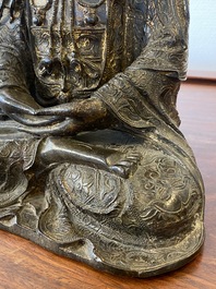 Een Chinese vergulde bronzen Boeddha, Ming