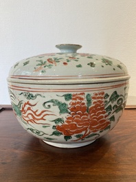 A Chinese wucai 'phoenixes' bowl and cover, Transitional period