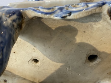 A rare Chinese blue and white 'chanab' altar stand, 19th C.