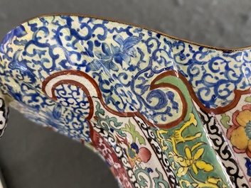 A Chinese Canton enamel helm-shaped ewer with shell-shaped basin, Yongzheng/Qianlong