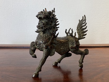 Een Chinese bronzen qilin, wellicht Kangxi