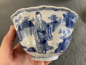 Bol en porcelaine de Chine en bleu et blanc &agrave; d&eacute;cor de personnages dans un paysage, marque de Chenghua, Kangxi