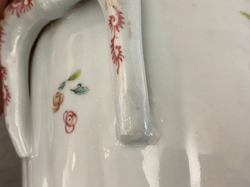 Paire de rafraichissoirs en porcelaine de Chine famille rose, Qianlong