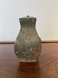 Vase couvert rituel de type 'fang hu', Chine, P&eacute;riode des Royaumes Combattants, 5/4&egrave;me av. J.-C.