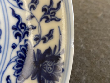 A Chinese blue and white 'crane' saucer dish, Yongzheng mark, 18/19th C.