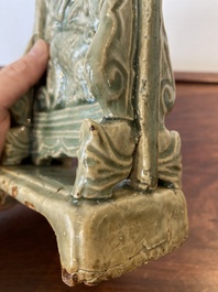 Een klein Chinees Longquan celadon tafelscherm, Ming