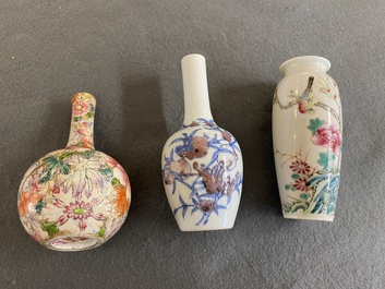 Trois vases en porcelaine de Chine famille rose et en bleu, blanc et rouge de cuivre, 19/20&egrave;me