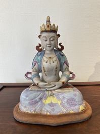 Statuette de Bouddha Amitayus en porcelaine de Chine famille rose sur socle, 19/20&egrave;me