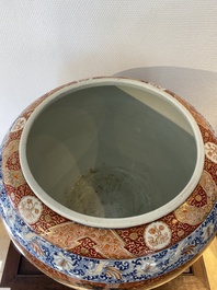 A Japanese Imari fish bowl, Meiji, 19th C.