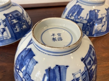 Drie Chinese blauw-witte kommen met figuratief decor, Xuande merk, 19e eeuw