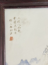 Een Chinese rechthoekige qianjiang cai plaquette met een berglandschap in de stijl van Cheng Men, 19e eeuw