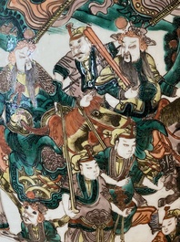 A large Chinese famille verte vase with a war scene, 19th C.