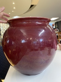 A large Chinese flamb&eacute;-glazed jardini&egrave;re, 19th C.