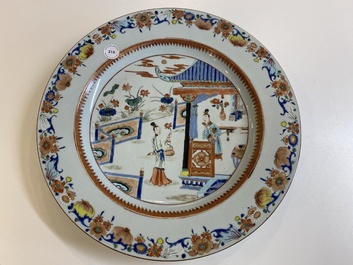 Plat en porcelaine de Chine rose-verte &agrave; d&eacute;cor d'une sc&egrave;ne du 'Xi Xiang Ji', Yongzheng