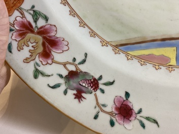 Plat en porcelaine de Chine famille rose &agrave; d&eacute;cor de musiciennes, Qianlong