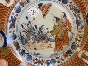 A pair of Chinese Imari-style plates with 'Parasol ladies' after Cornelis Pronk, Qianlong