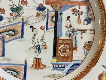 Plat en porcelaine de Chine rose-verte &agrave; d&eacute;cor d'une sc&egrave;ne du 'Xi Xiang Ji', Yongzheng