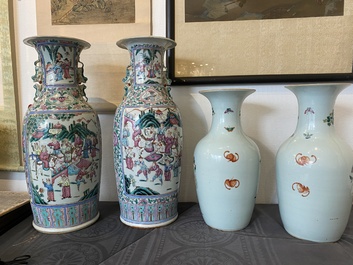 Deux paires de vases en porcelaine de Chine famille rose, 19&egrave;me