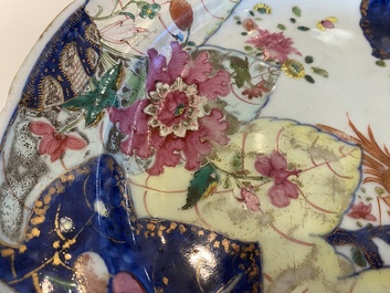 Plat en porcelaine de Chine famille rose &agrave; d&eacute;cor de feuilles de tabac, Qianlong