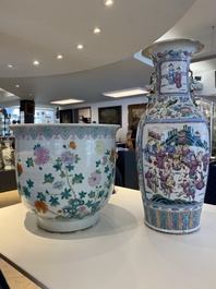 A Chinese famille rose jardini&egrave;re and a vase, 19th C.