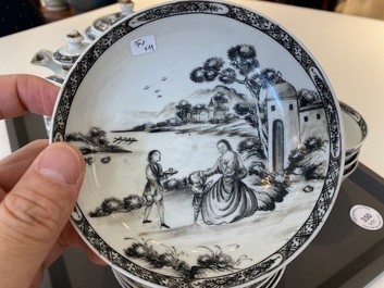 Een Chinees 11-delig grisaille theeservies met decor van een Europese dame met kind, Qianlong