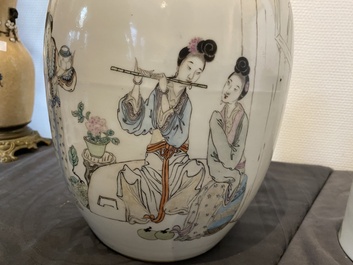 Four Chinese famille rose and qianjiang cai porcelain wares, 19/20th C.