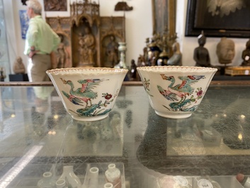 Cinq tasses et soucoupes en porcelaine de Chine famille rose &agrave; d&eacute;cor d'un h&eacute;ron mangeant un poisson, Qianlong