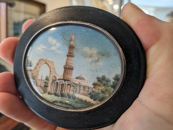 Ecole indienne: Onze miniatures au sujet du Taj Mahal avec les portraits du Shah Jaha et sa femme Mumtaz Mahal, d&eacute;but du 20&egrave;me